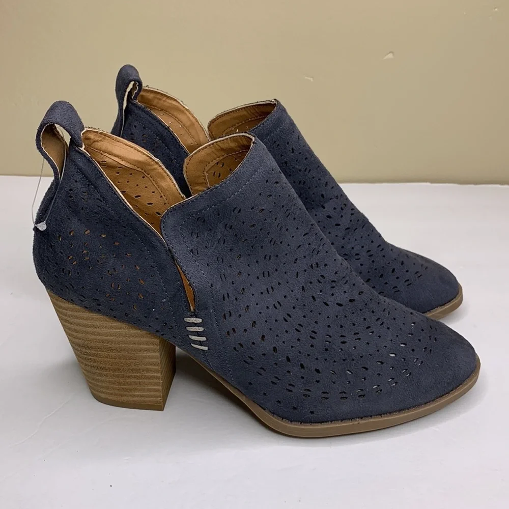MASSINI Bootie Blue Perforated Faux Suede “DIAMOND” Block Heel Almond Toe 8.5M